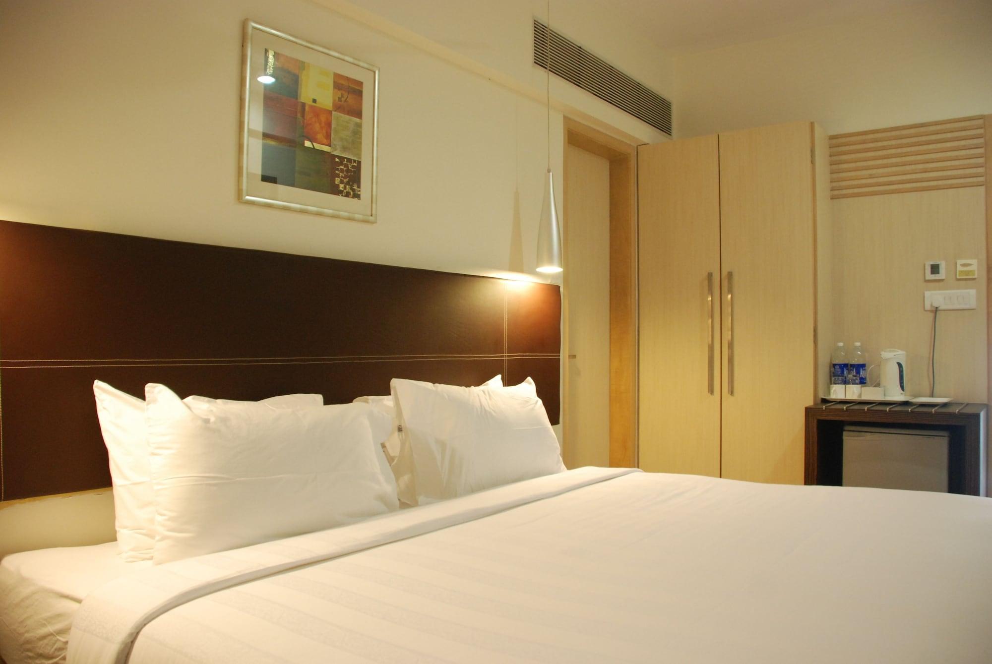 The Oriental Residency Hotel Мумбай Стая снимка