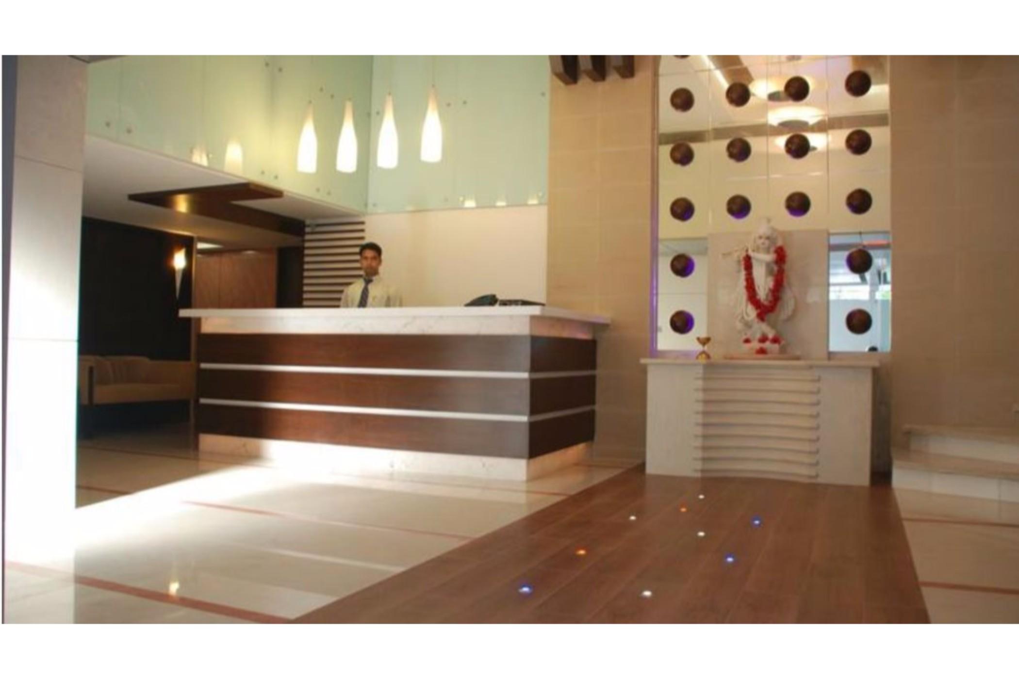 The Oriental Residency Hotel Мумбай Екстериор снимка