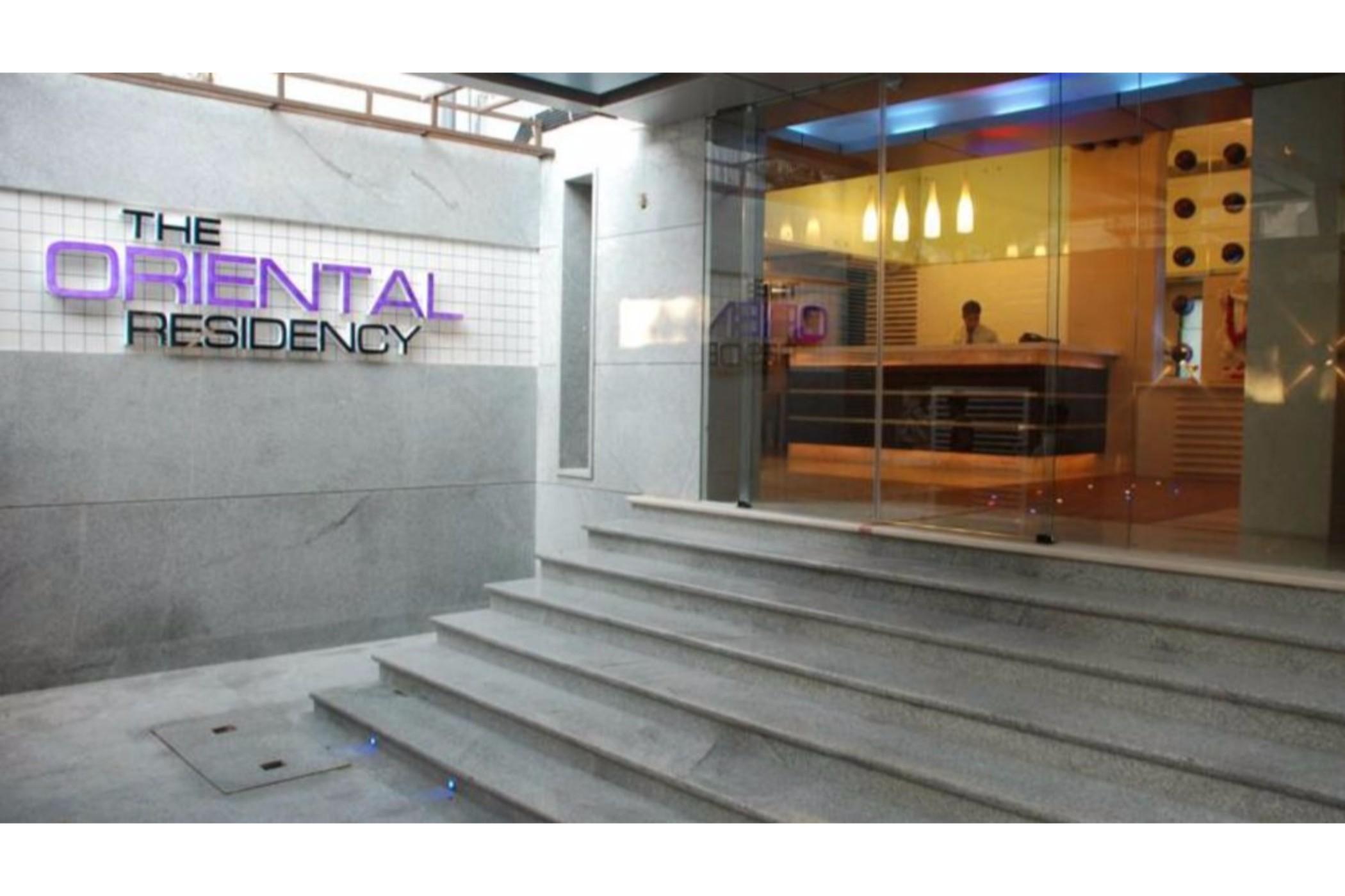 The Oriental Residency Hotel Мумбай Екстериор снимка