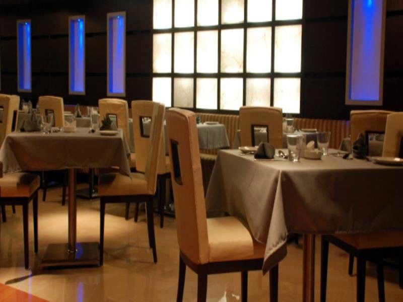 The Oriental Residency Hotel Мумбай Екстериор снимка